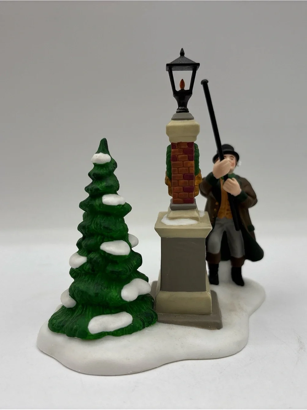 Department 56 1995 Vintage Heritage Village Collection Ye Olde Lamplighter 58393